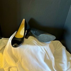 Easy Spirit black pumps